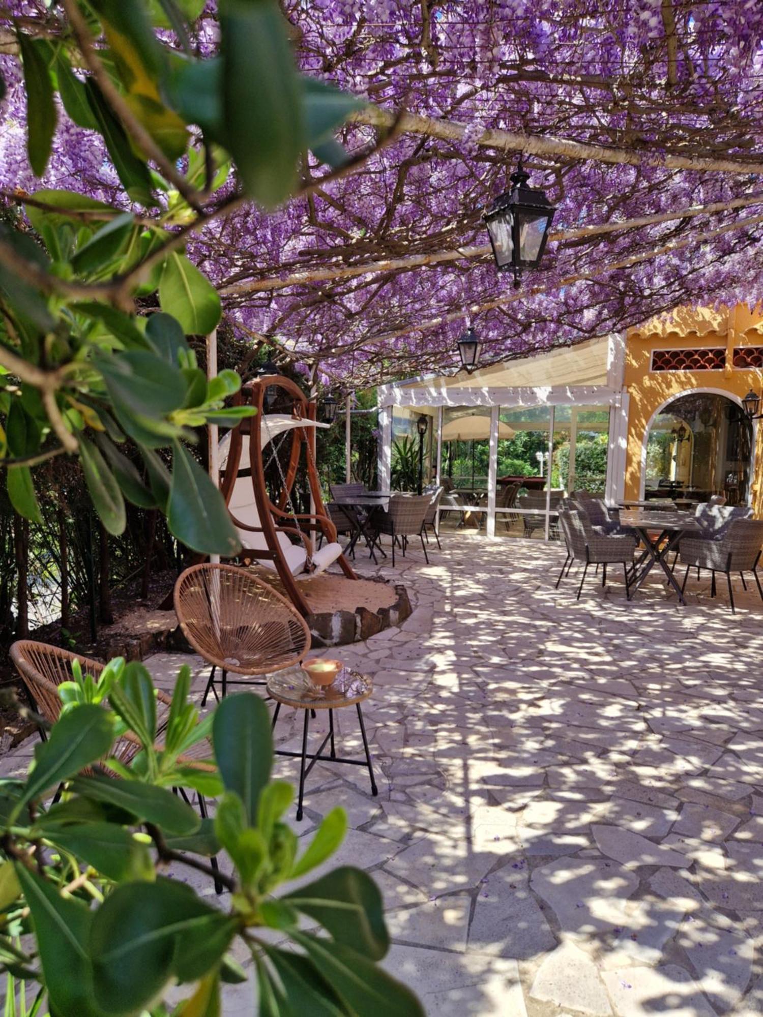 Le Cosy Hotel Сен-Агулф Екстериор снимка