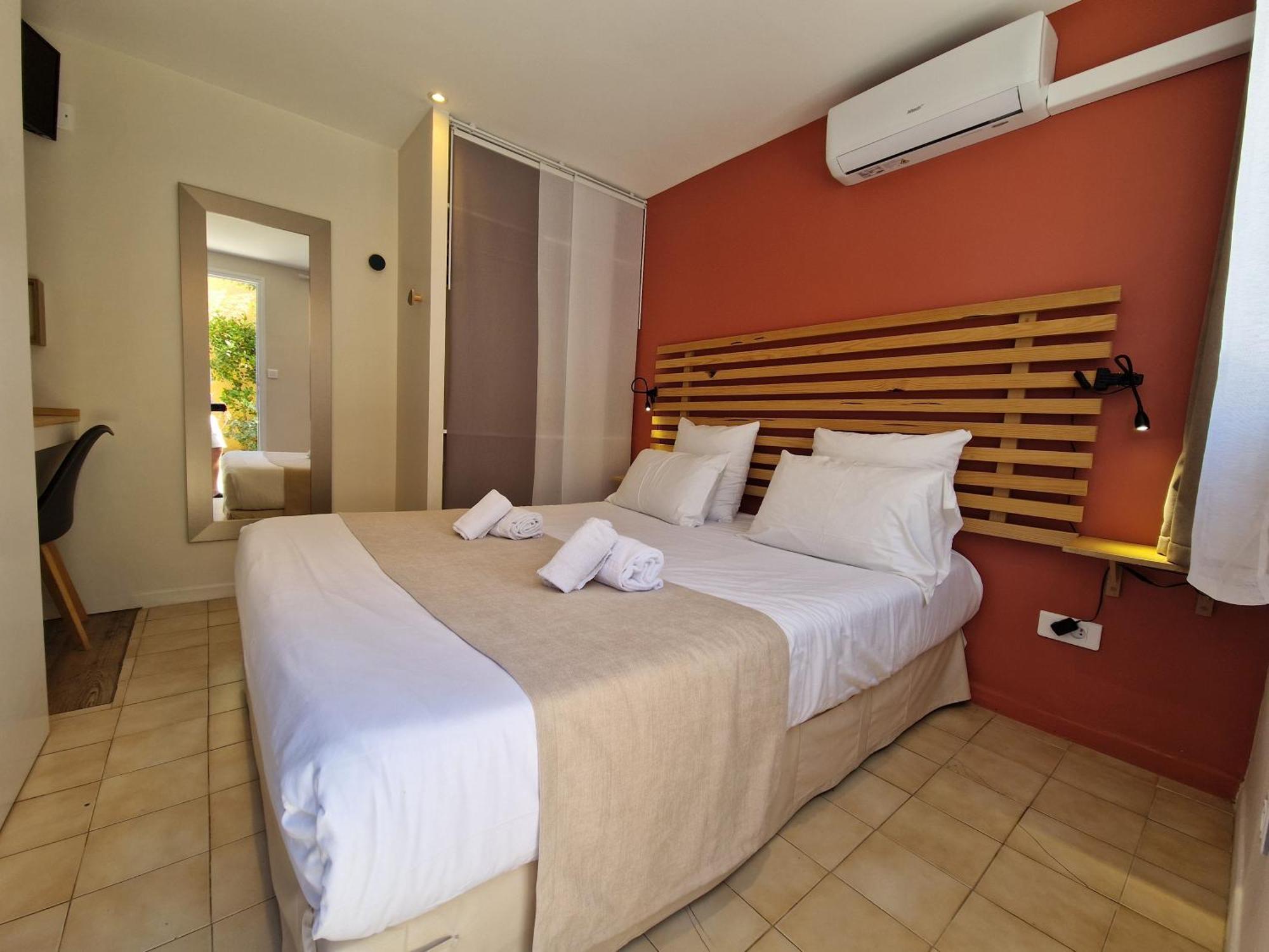 Le Cosy Hotel Сен-Агулф Екстериор снимка