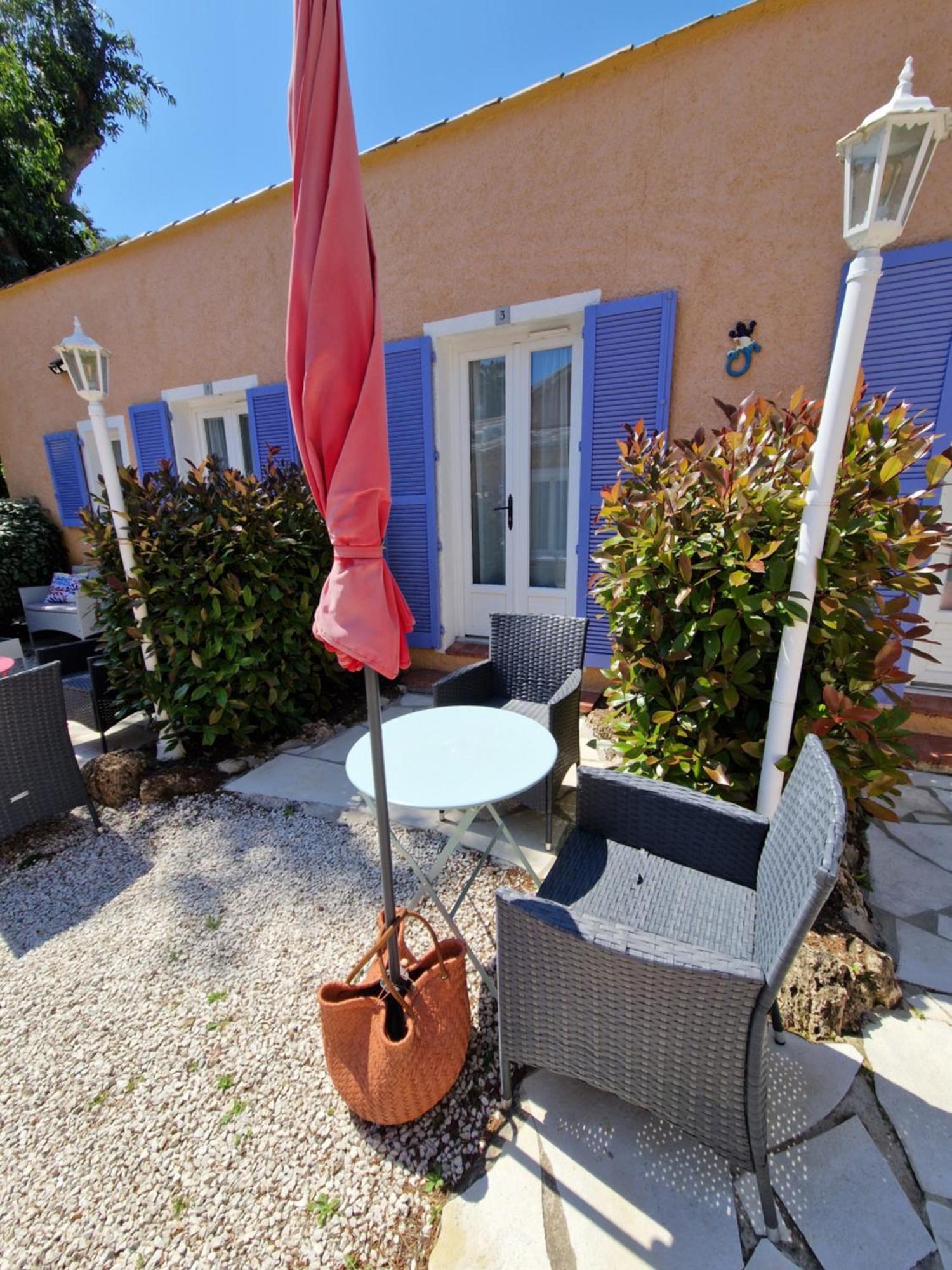 Le Cosy Hotel Сен-Агулф Екстериор снимка