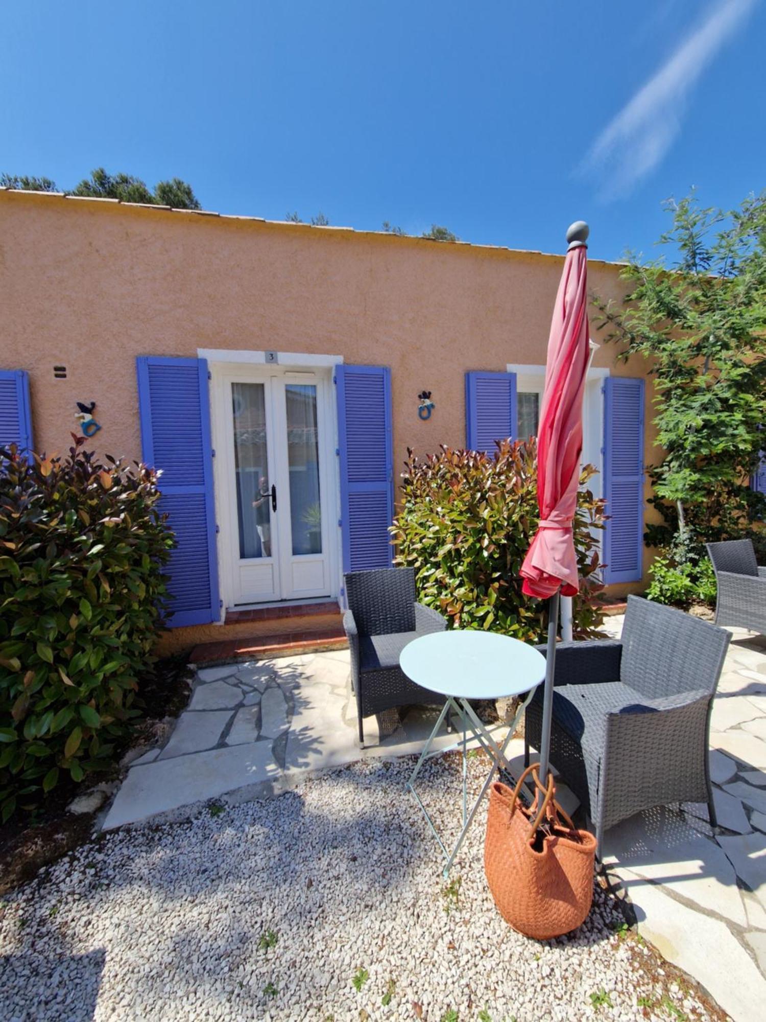Le Cosy Hotel Сен-Агулф Екстериор снимка